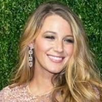 Photo Coverage: Blake Lively Shows Off Baby Bump in Michael Kors