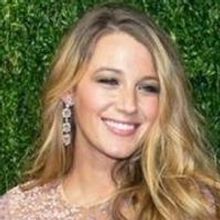 Photo Coverage: Blake Lively Shows Off Baby Bump in Michael Kors