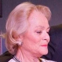 BWW Reviews: LEAVING HOME - An Absorbing Vehicle for the Luminous Karen Landry
