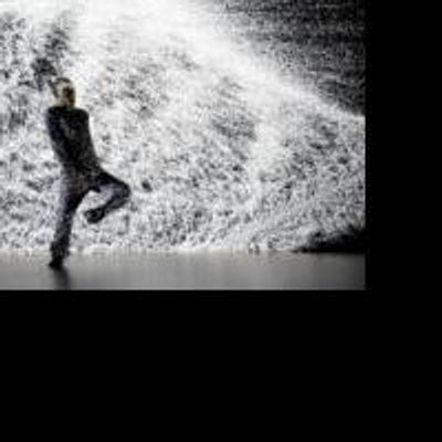 BWW Reviews: Hiroaki Umeda's Galaxies and Atom Clouds
