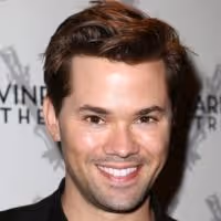 Andrew Rannells, Anne Hathaway & More Begin Production on THE INTERN Today