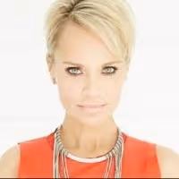 Carol Burnett Inducts Kristin Chenoweth Into the Hollywood Bowl Hall of Fame Today