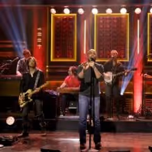 VIDEO: Darius Rucker Performs 'Homegrown Honey' on TONIGHT SHOW
