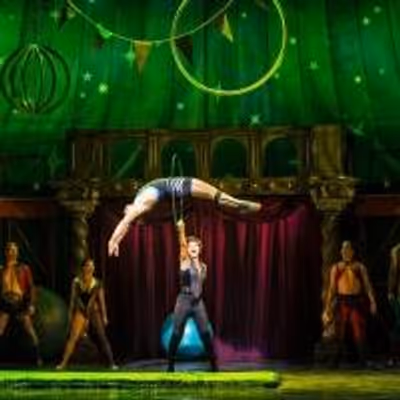 BWW Reviews: Creative and Innovative Take on PIPPIN Plays the National Theatre