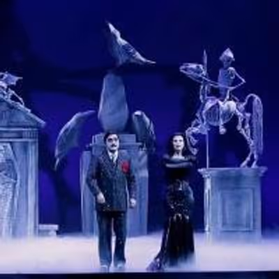 'BWW Reviews: SE SEI UN ADDAMS TU DEVI AVER TANTA PASSIONE'