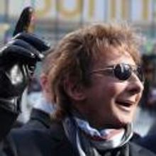 Photo Coverage: Barry Manilow Unveils 'Manilow Way' on 44th Street!