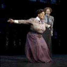 Photo Flash: THE VIEW's Sherri Shepherd Makes Appearance in NEWSIES