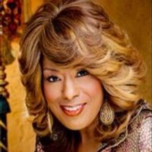Jennifer Holliday Signs Copies of THE SONG IS YOU at Barnes & Noble Today