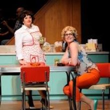 BWW Reviews: Ocean State Theatre Kicks Off Summer with Pitch-Perfect ALWAYS...PATSY C