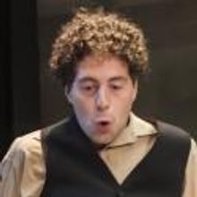 BWW Reviews: Gripping Performances in the Confusing DISCO PIGS at Sound Theatre Compa