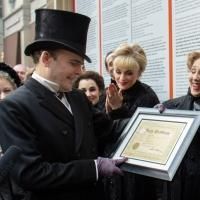 TV: Jefferson Mays Receives Honorary Death Certificate for 1000th Stage Death In A… Video