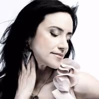 Singer/Songwriter Carla Bianco Plays NYC's Bitter End Tonight