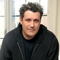 Isaac Mizrahi Debuts Signature Apparel and Accessories Exclusively on The Shopping…
