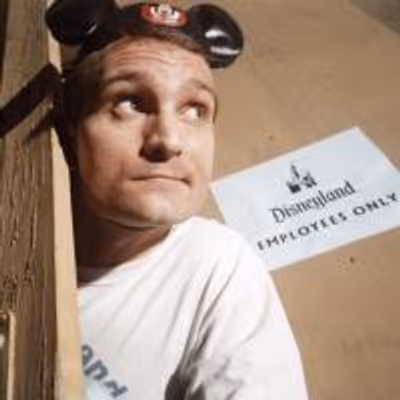 BWW Review: WORKING FOR THE MOUSE Exposes Backstage Shenanigans at Disneyland