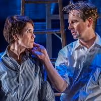 BWW Reviews: A Quiet Grace in Rep's DEAR ELIZABETH