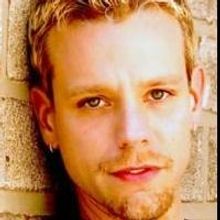 BWW Reviews: Adam Pascal Rocks Long Island's Tilles Center