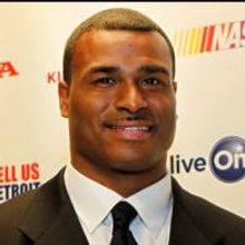 Former Giants Jessie Armstead and Antonio Pierce to Surprise Super Bowl Ticket Winner