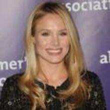 Kristen Bell Sings Alongside Idina Menzel in Disney's FROZEN!