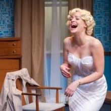 BWW Review: INSIGNIFICANCE at Nora Theatre