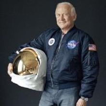 Buzz Aldrin Named Grand Marshal of 2013 Hollywood Christmas Parade, Set for 12/1