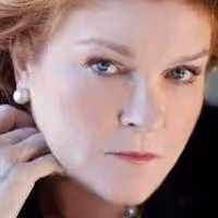 Kate Mulgrew, America Ferrerra Lead Lilly Awards' THE COMPARABLES Reading Tonight