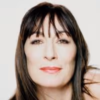 Anjelica Huston Receives 2014 Common Wealth Award for Dramatic Arts Today