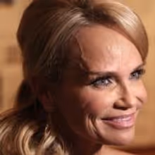 CONFIRMED: Alan Cumming and Kristin Chenoweth Will Host the 2015 Tony Awards!