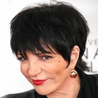 Liza Minnelli Breaks Wrist But Still Appears Opposite Lorna Luft in Concert