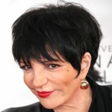 Liza Minnelli Breaks Wrist But Still Appears Opposite Lorna Luft in Concert