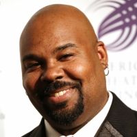 2014 Tony Nominees React - ALADDIN's James Monroe Iglehart is Crying with His Cat