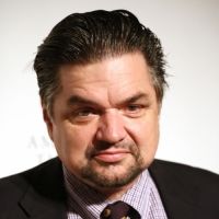 Oliver Platt Joins Dan Stevens in Upcoming Drama THE TICKET