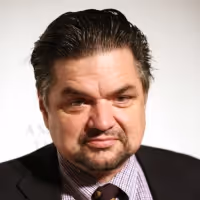 Oliver Platt, Molly Parker, Barbara Hershey Join Cast of THE 9TH LIFE OF LOUIS DRAX
