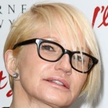 Tony Award Winner Ellen Barkin to Tie the Knot; Met Fiance at Clooney Wedding