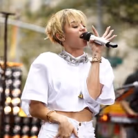 Miley Cyrus, John Mayer & More Join 30th ANNUAL ROCK AND ROLL HALL OF FAME INDUCTION…