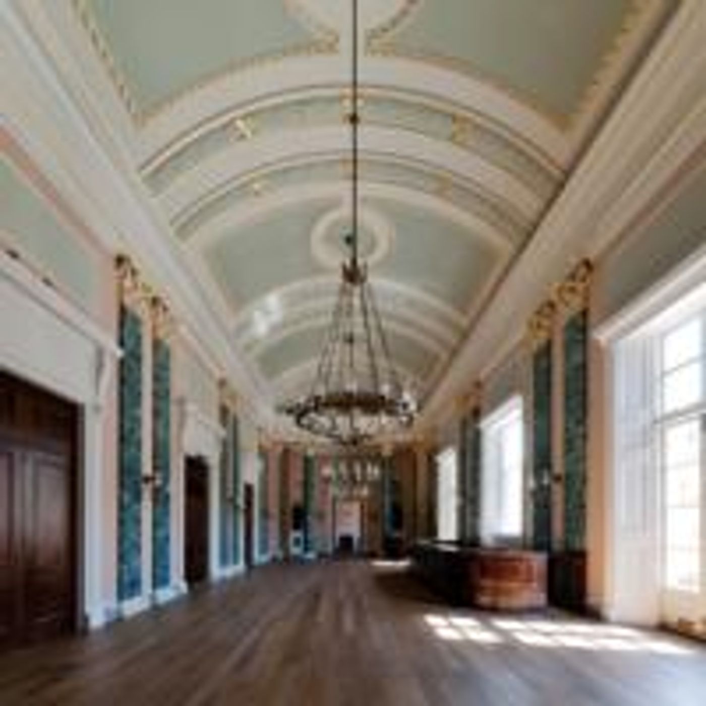 Photo-Coverage-Lloyd-Webber-Unveils-Drury-Lane-Restoration-20000101