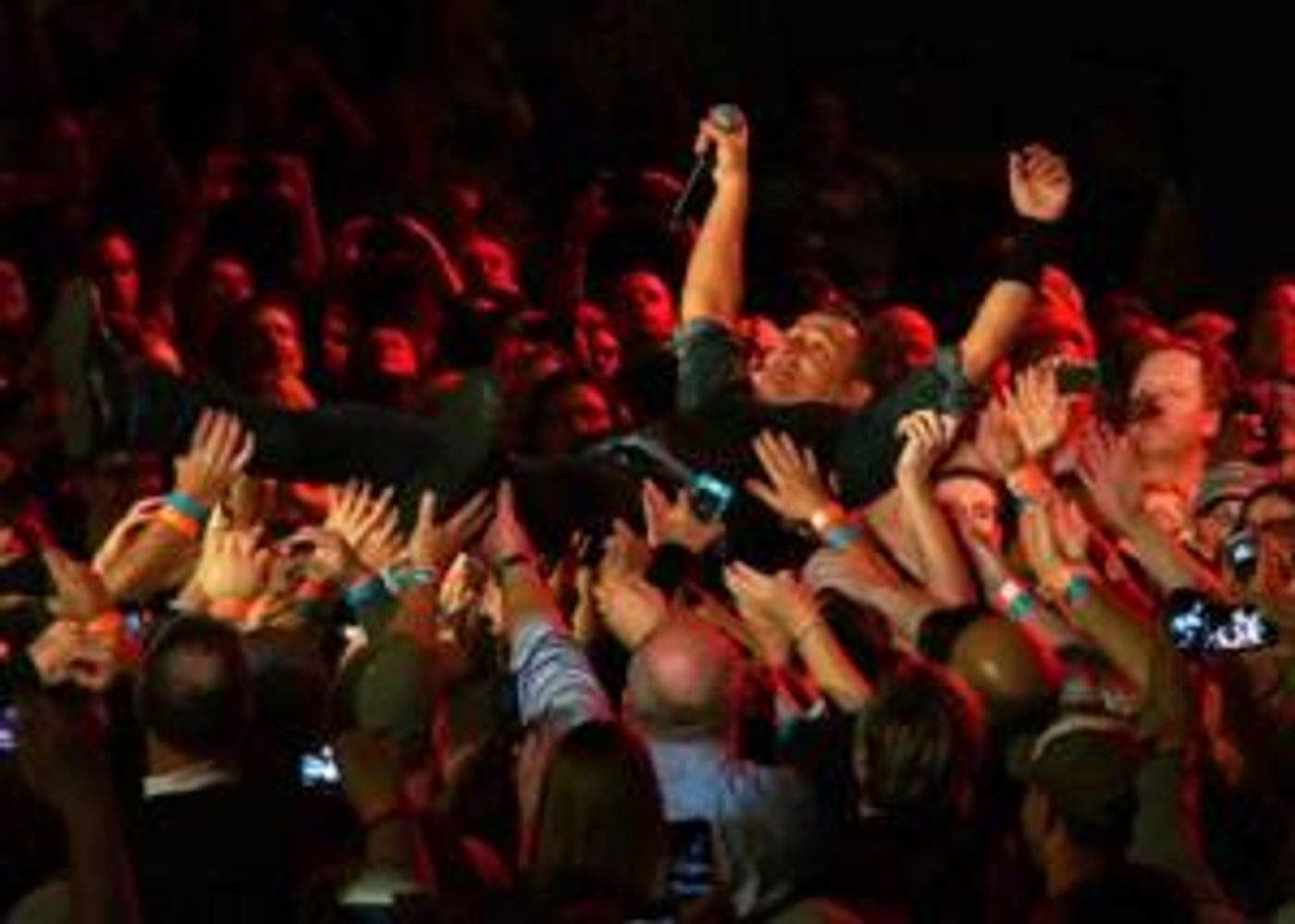 Photographer Debra L. Rothenberg to Sign Copies of BRUCE SPRINGSTEEN IN FOCUS Book at Rock Paper Photo Gallery, 1/15 Photographer Debra L. Rothenberg to Sign Copies of BRUCE SPRINGSTEEN IN FOCUS Book at Rock Paper Photo Gallery, 1/15 Image