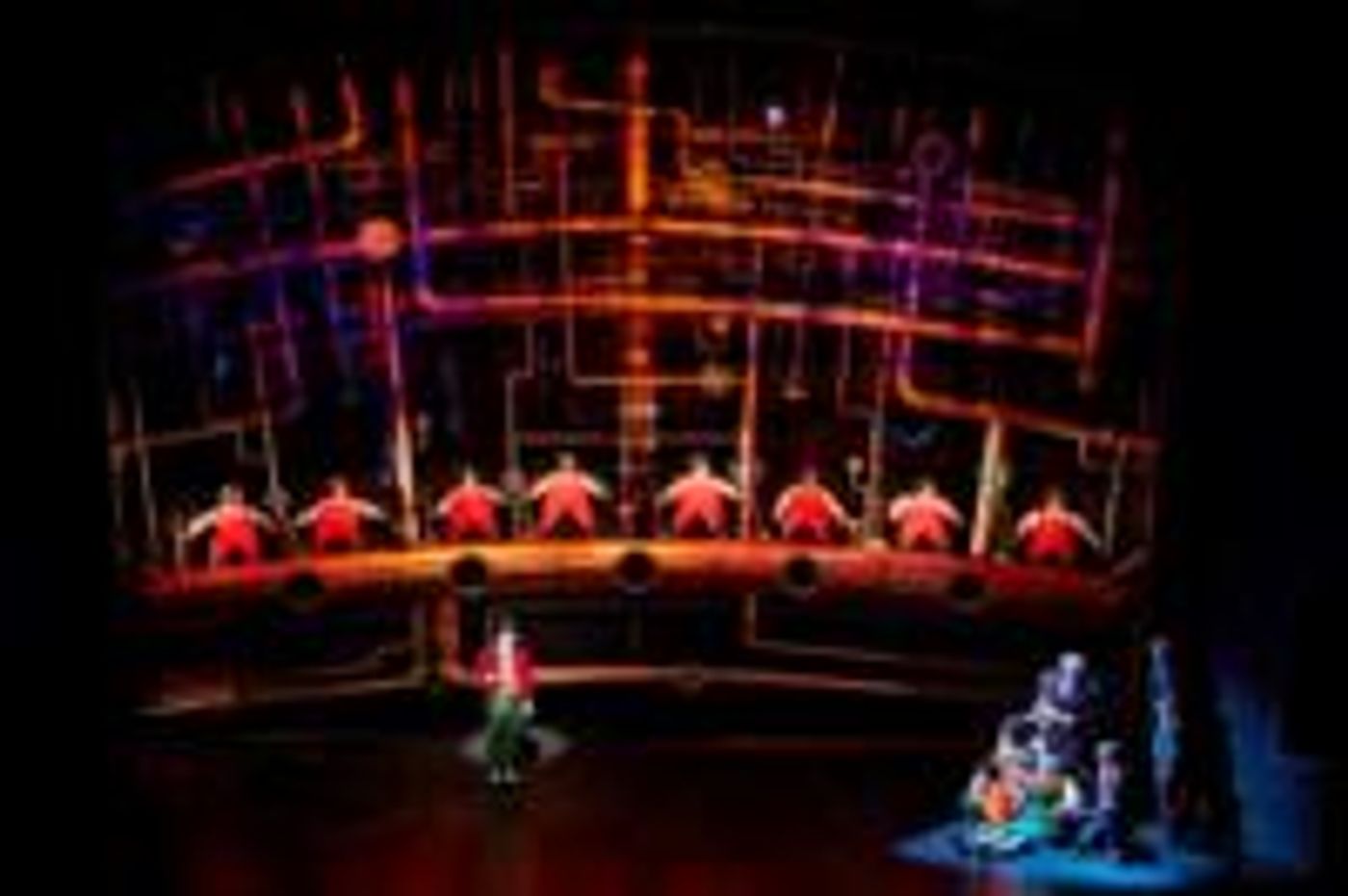 Photo-Coverage-The-Oompa-Loompas-In-CHARLIE-AND-THE-CHOCOLATE-FACTORY-20000101