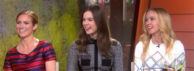 VIDEO: PITCH PERFECT 2 Stars Brittany Snow, Hailee Steinfeld & Anna Camp Visit… Video