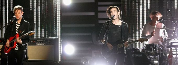VIDEO: The 1975 Perform 'Chocolate' at 2014 mtvU Woodie Awards Video