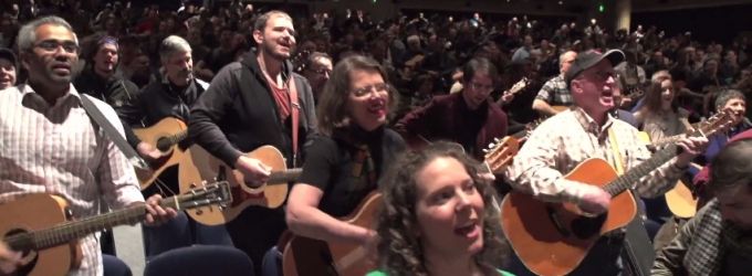 STAGE TUBE: Nearly 1,000 Guitarists Play ONCE's 'Falling Slowly' in Toronto Video