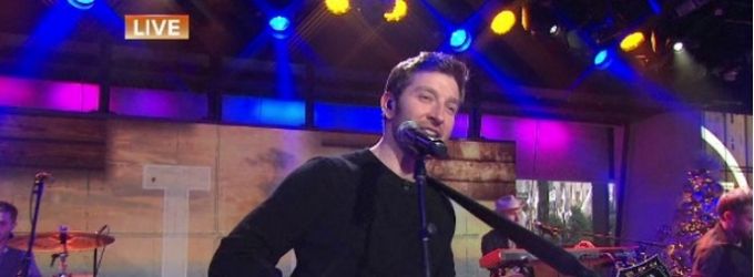 VIDEO: Country Singer Brett Eldredge Performs 'Mean to Me' on TODAY Video