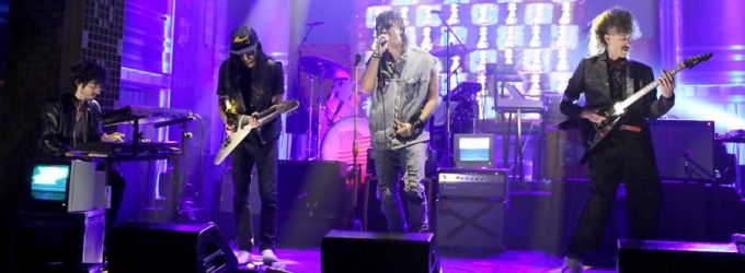 VIDEO: Julian Casablancas + The Voidz Perform 'Where No Eagles Fly' on TONIGHT Video