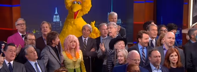 VIDEO: James Franco, Barry Manilow, Bryan Cranston & More Help STEPHEN Sign-Off on… Video