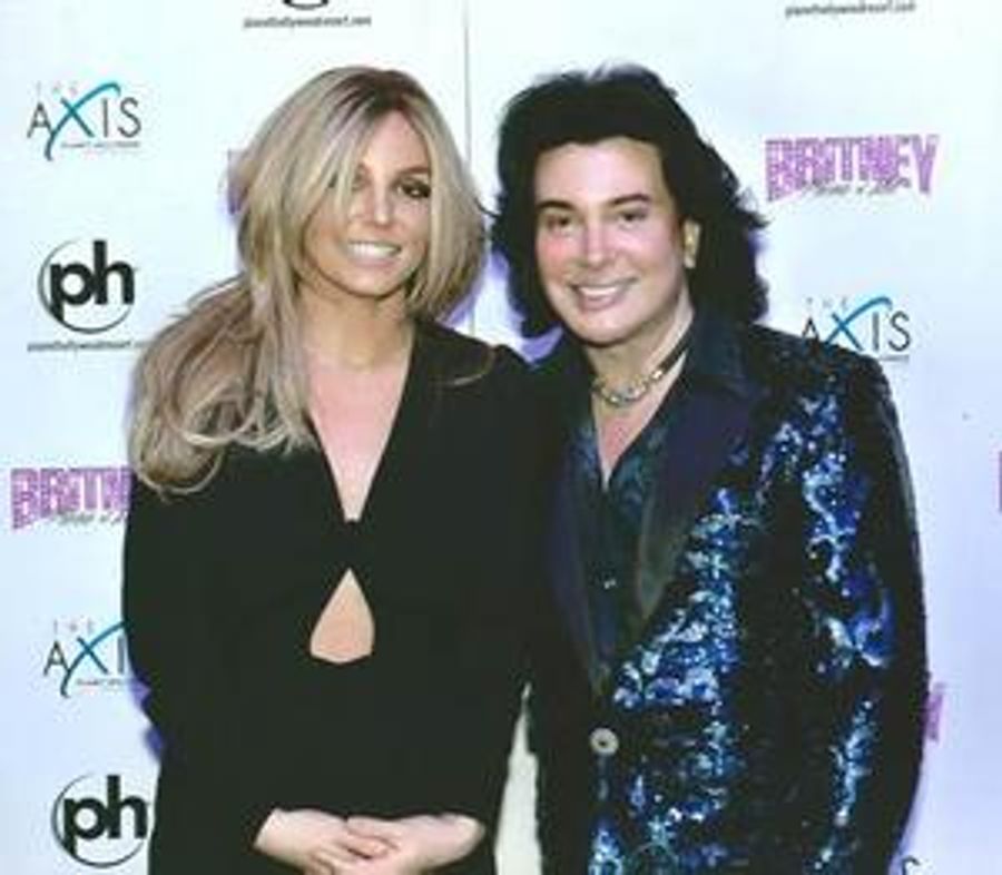 Photo: Vegas' Frank Marino & Britney Spears Pose on New Year's Eve Image