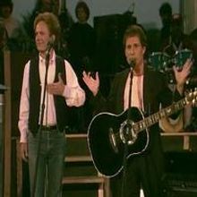 VIDEO: Sneak Peek - PBS Airs Iconic SIMON & GARFUNKEL Central Park Concert Tonight