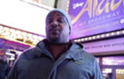STAGE TUBE: ALADDIN's Trevor Dion Nicholas Wishes Fans a Merry Christmas!