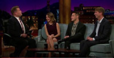 VIDEO: Sarah Hyland, Rami Malek & Jack McBrayer Share Red Carpet Poses on 'CORDEN'