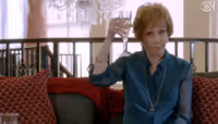 VIDEO: Sneak Peek - Carol Burnett Returns to CBS's HAWAII FIVE-O Tonight Video