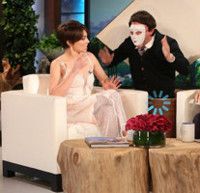 VIDEO: 'Walking Dead's Lauren Cohan Visits ELLEN and Gets a Scare of a Lifetime! Video