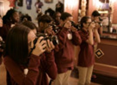 STAGE TUBE: FINDING NEVERLAND & Canon Welcome Bronx Student Photographers to Broadway